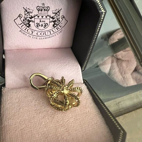 Vintage 80’s Juicy Couture Crown Charm in Original Box. - Picture 5 of 7